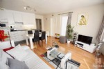 Verrassend ruim en recent gebouwd 1 slaapkamer appartement, uitstekende ligging aan de achterzijde zeedijk. Dit ongemeubeld appartement biedt u een aangename woonkamer, volledig ingerichte en open keuken, inkomhall, bergplaats met aansluiting wasmachine, badkamer met o.a. ligbad en toilet, 1 slaapkamer en terras. Op het glv. bevindt zich een gemeenschappelijke fietsenberging. Beschikbaar vanaf 01/08/2018.
Bij de vermelde huurprijs komen er geen bijkomende kosten gebouw/syndic. (18/029)